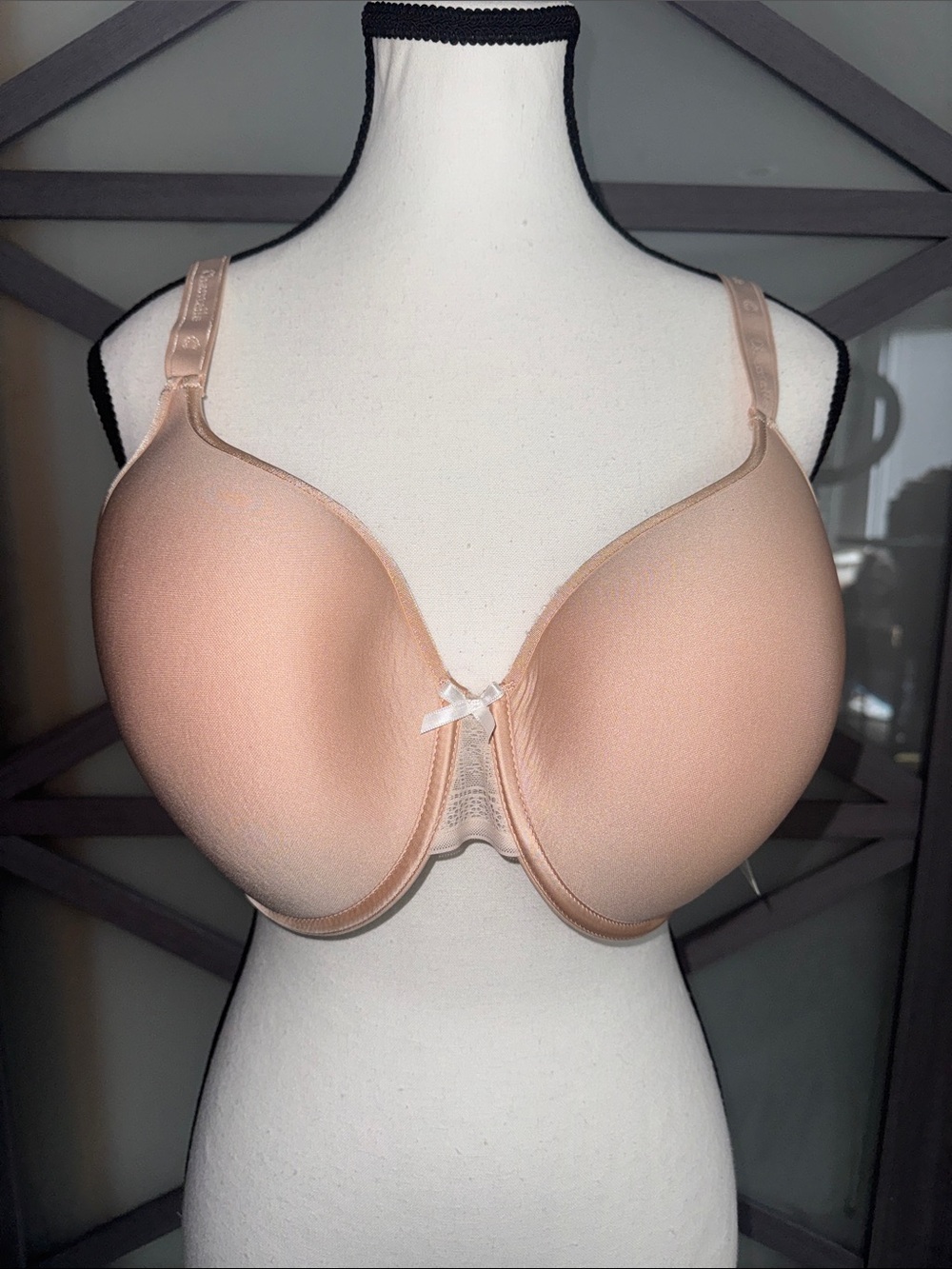 NWT Chantelle 40D Nude Underwire T-Shirt Bra Molded Cups Style 1951